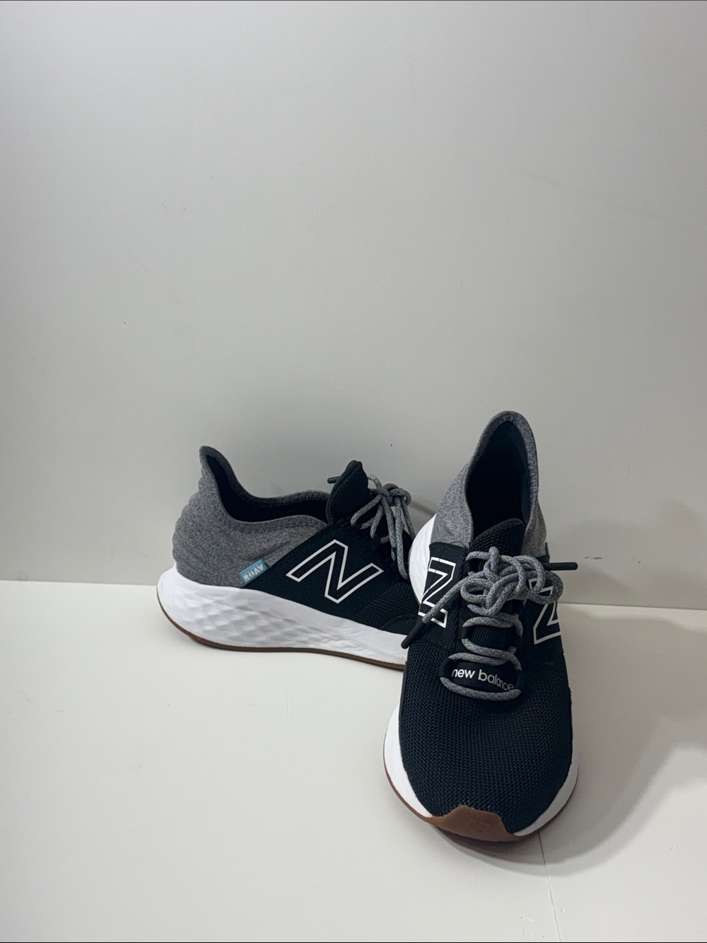 New Balance Women’s Black & Gray Lightweight Sneakers. Size 7.5